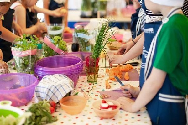 Des idées de cadeaux originales pour surprendre ses proches