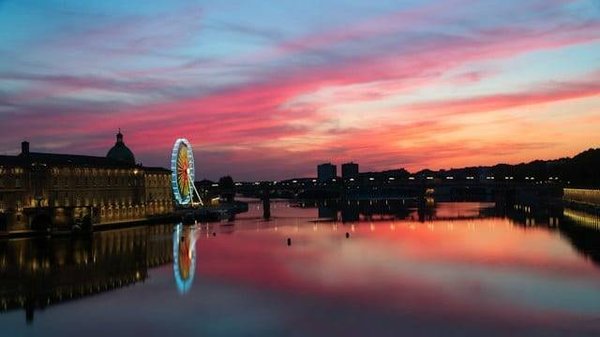 Pourquoi les affiches de Toulouse objets sont idéaux comme cadeau pour une décoration intérieure ?