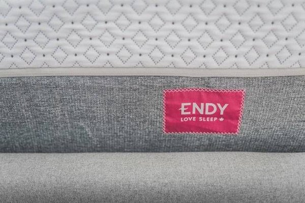 Qu'apportent les matelas hybrides à la literie de ses chambres ?